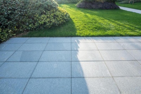 Am&eacute;nagement de terrasse : cr&eacute;er un espace convivial et durable